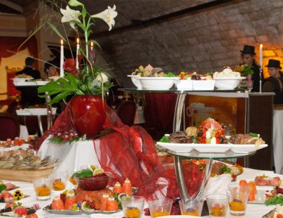 Impressionen von Dekorationen - Buffet in den Festungsmauern am Brühlschen Garten